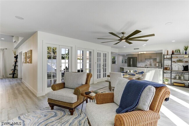 property at 10842 Vanderbilt Dr