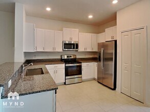 6046 Shiner St in Land O Lakes, FL - Foto de edificio - Building Photo