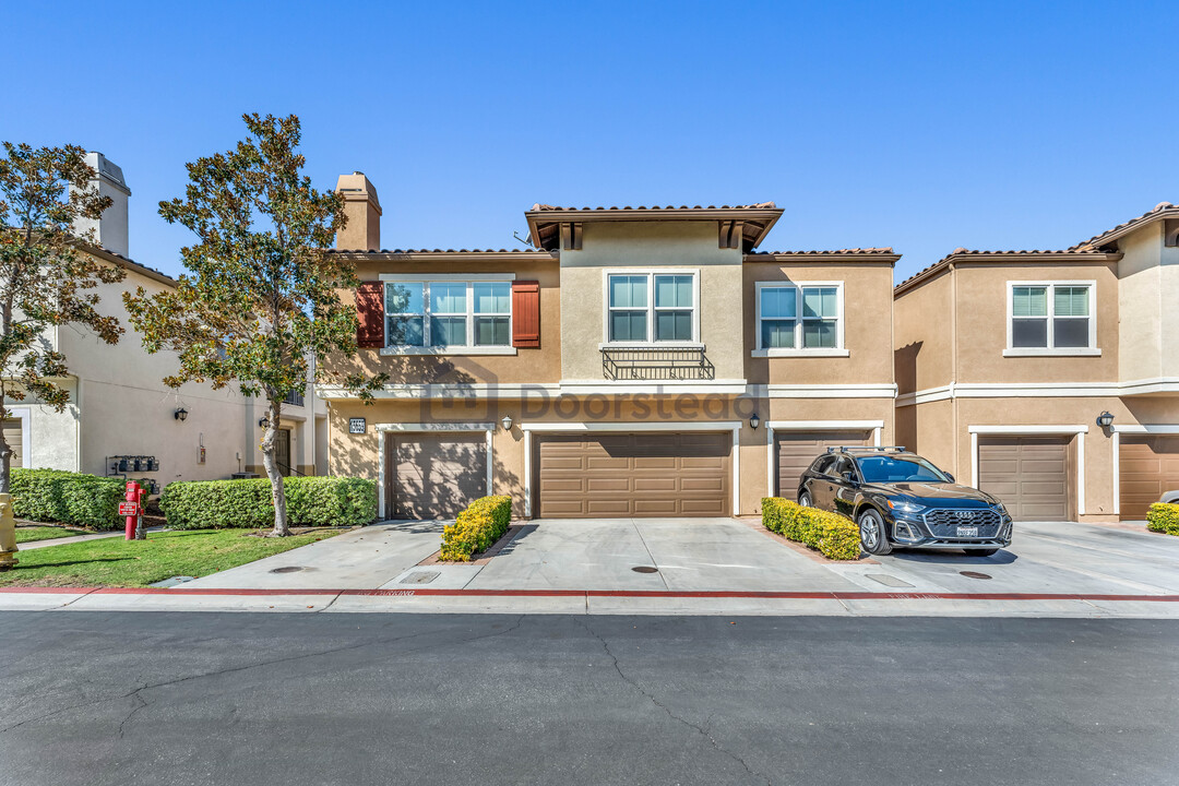 15659 Vista Way, Unit 100 in Lake Elsinore, CA - Building Photo