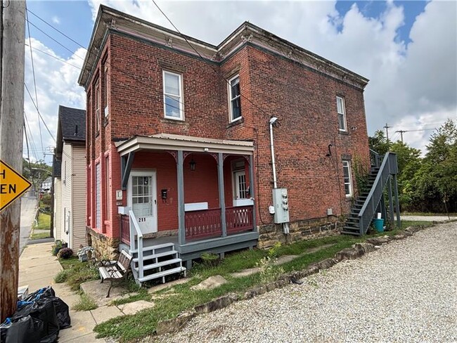 property at 211 S Wade Ave