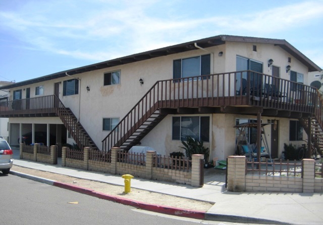 The Carlsbad Oceanfront Apartments in Carlsbad, CA - Building Photo - Building Photo