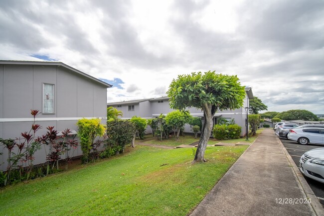 98-1404 Koaheahe St in Pearl City, HI - Building Photo - Building Photo