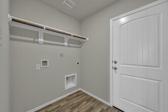 225 Pecos Dr in Huntsville, TX - Building Photo - Building Photo