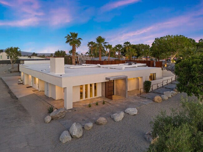 41750 Hermitage Dr