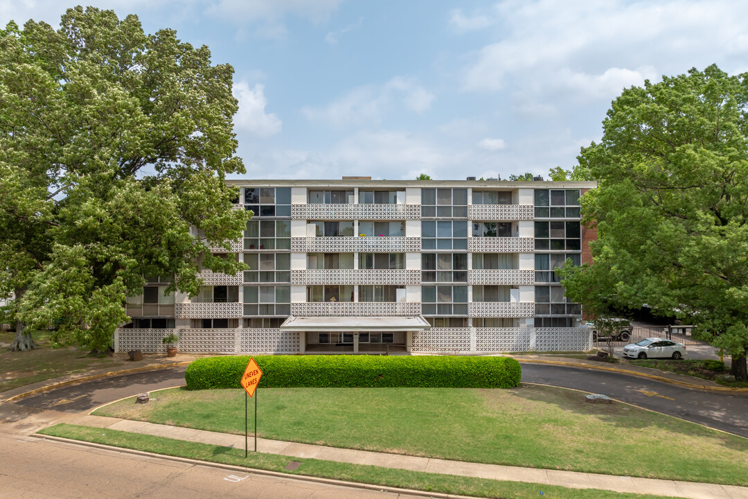 The Commodore in Memphis, TN - Building Photo