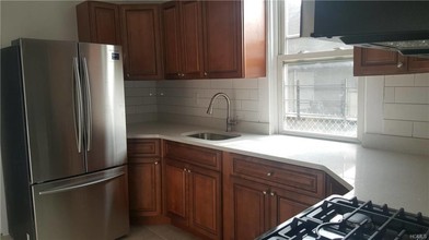 14-16 Horton Ave in New Rochelle, NY - Foto de edificio - Building Photo