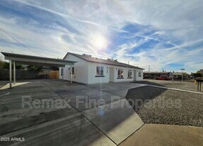 6421 S 23rd St in Phoenix, AZ - Building Photo