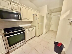 2161 SW 41 Ln in Gainesville, FL - Building Photo - Building Photo