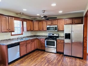 4693 Hydro Pondsville Rd in Smiths Grove, KY - Building Photo - Building Photo