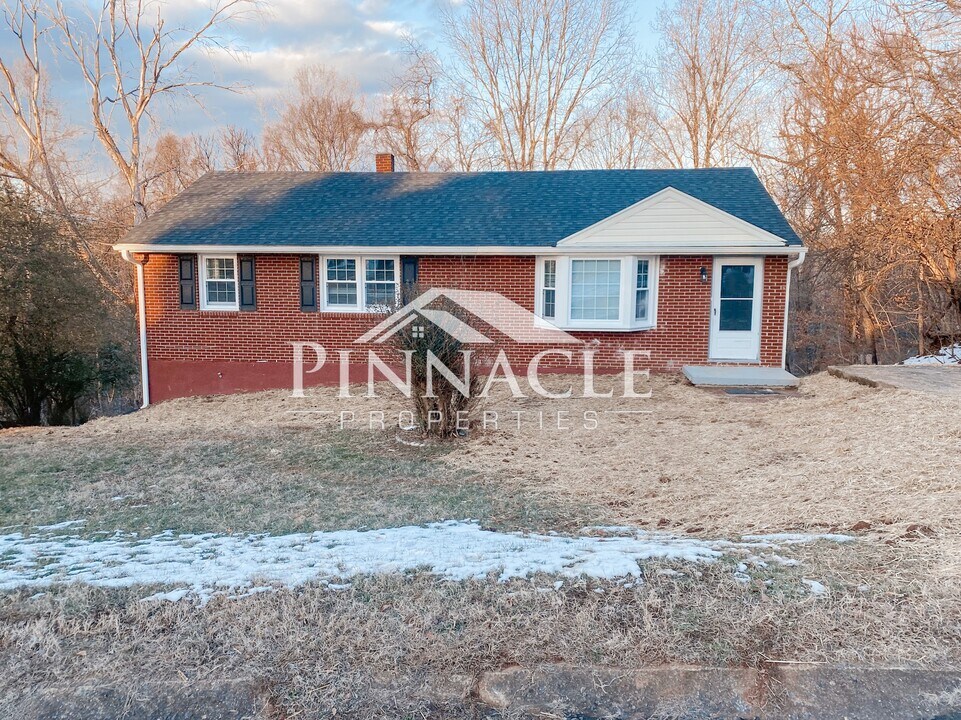 1210 Dandridge Dr in Lynchburg, VA - Building Photo