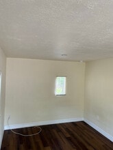 7590 Marx Dr in North Fort Myers, FL - Building Photo - Building Photo