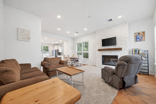 804 Pearl River in Montgomery, TX - Building Photo - Building Photo