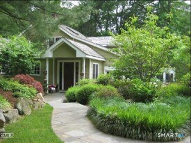 3 Raiders Ln in Darien, CT - Building Photo