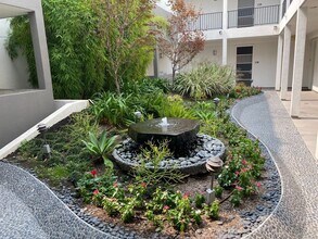 11929 Courtleigh Dr, Unit 203 in Los Angeles, CA - Building Photo - Building Photo
