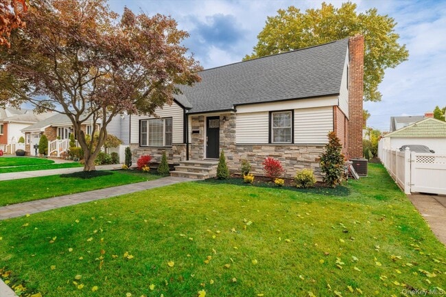 property at 236 Wardwell Rd