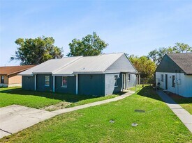 1336 Fairway Dr in Lakeland, FL - Building Photo