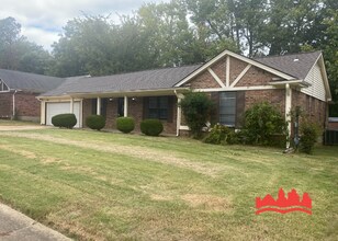 5152 Downs Dr in Memphis, TN - Building Photo - Building Photo