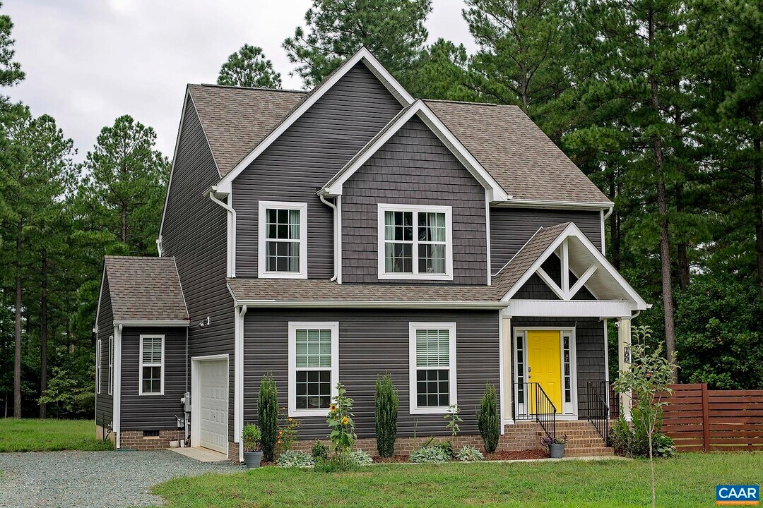 100 Kyle Ct in Zion Crossroads, VA - Building Photo