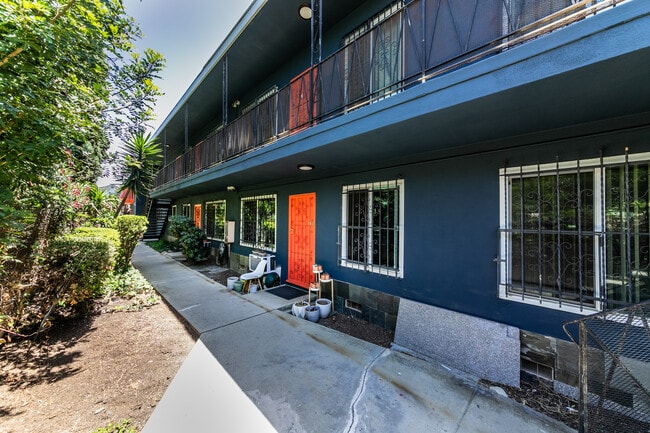 1908 Clinton St, Unit 3 in Los Angeles, CA - Building Photo - Building Photo