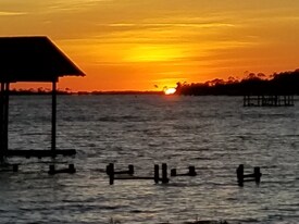 209 Miracle Strip Pkwy SW, Unit G in Mary Esther, FL - Building Photo