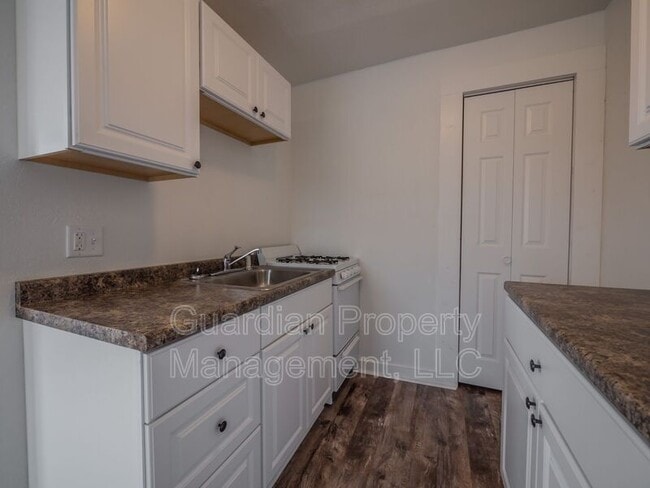 property at 108 N Buchanan St