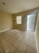 4404 SW 22nd St-Unit -1-8 in West Park, FL - Foto de edificio - Building Photo