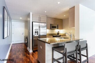 70 I St SE, Unit 70-0521 in Washington, DC - Foto de edificio - Building Photo