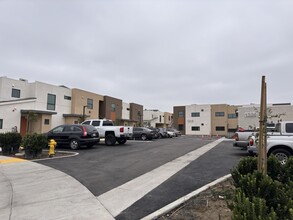 Ventura Springs in Ventura, CA - Foto de edificio - Building Photo