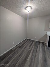 1709 Cordoba Ln in Las Vegas, NV - Foto de edificio - Building Photo