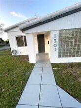 1501 NE 173rd St in North Miami Beach, FL - Foto de edificio - Building Photo
