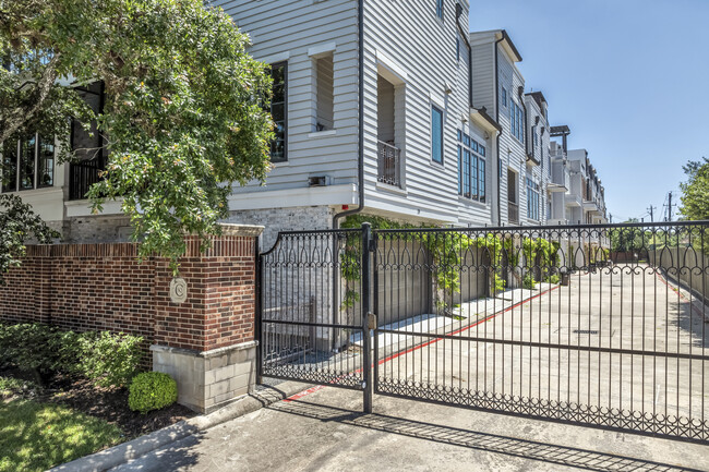 Crain Square in Houston, TX - Building Photo - Building Photo