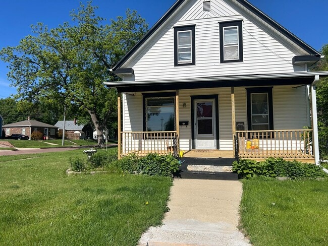 property at 1515 S Duluth Ave