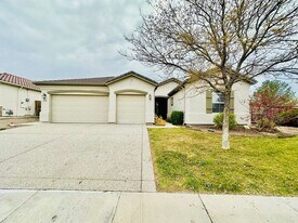 10615 Summer Glen Dr in Reno, NV - Building Photo