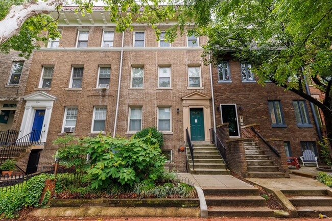 property at 1738 T St NW