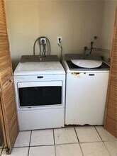 992 E 18th St in Hialeah, FL - Building Photo - Building Photo