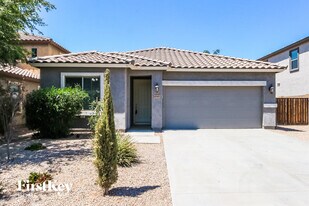 4946 E Del Rio Dr in San Tan Valley, AZ - Building Photo