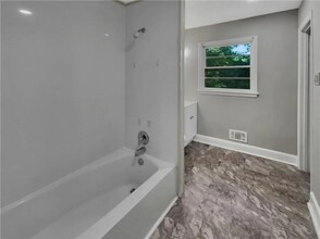 2559 Clifton Springs Manor in Decatur, GA - Building Photo - Building Photo