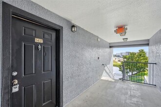 3702 Palm Desert Ln in Orlando, FL - Foto de edificio - Building Photo