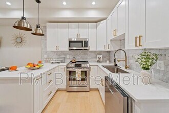 2329 E Madison St in Baltimore, MD - Building Photo - Building Photo