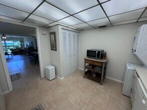 801 Lake Shore Dr in Lake Park, FL - Building Photo - Building Photo