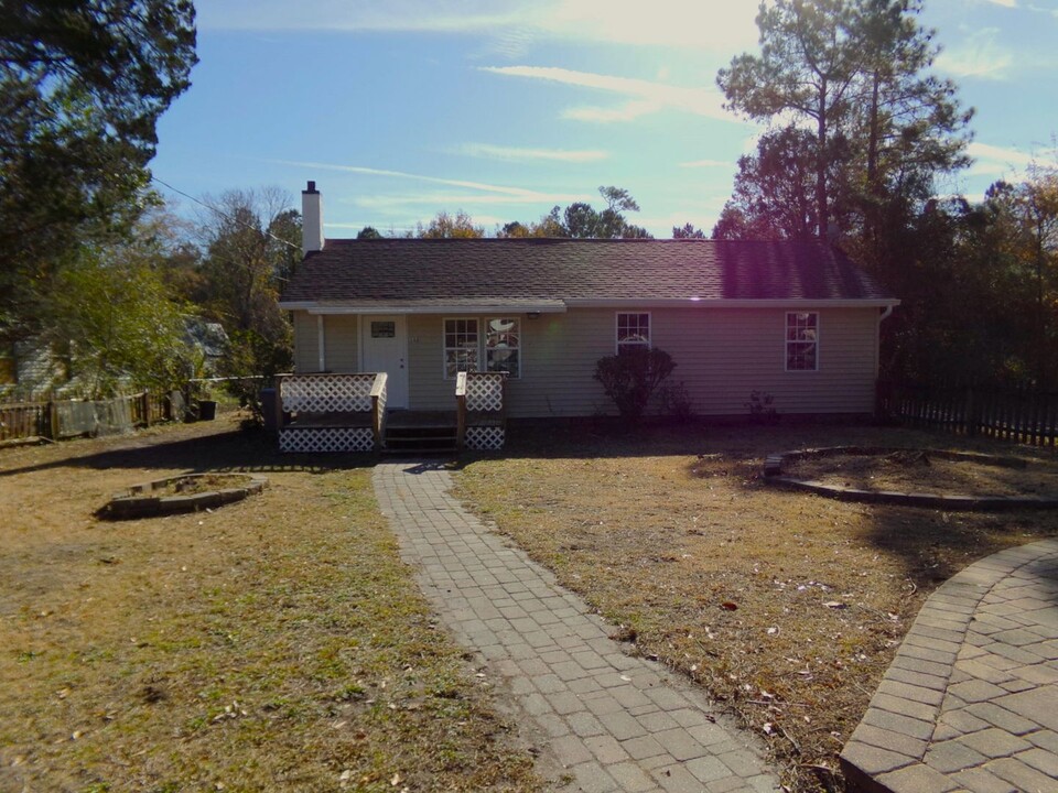 163 Mann Blvd in Newport, NC - Building Photo