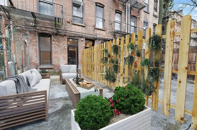 property at 437 W 46th St