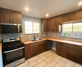 3547 E Green St-Unit -B in Pasadena, CA - Building Photo - Building Photo