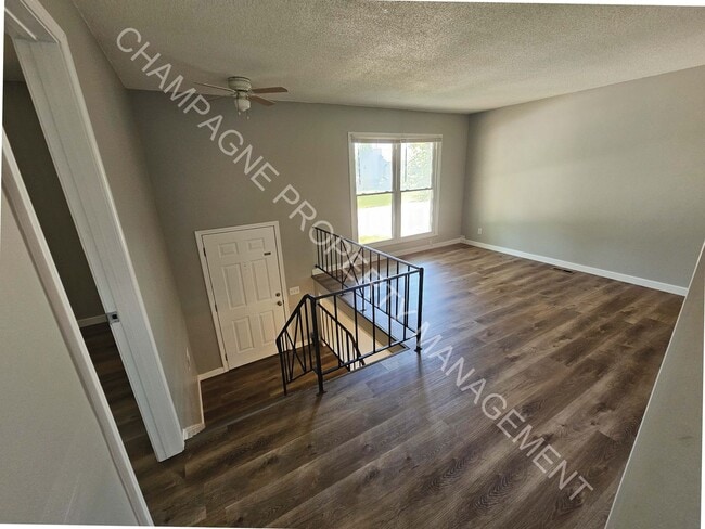 property at 1307-1309 N Arrowhead Ridge