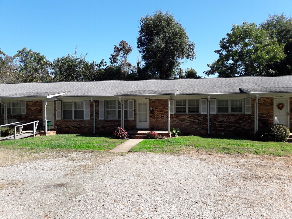 914 S Main St, Unit Apartment in Belmont, NC - Building Photo