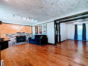 981 Glendon St N in Maplewood, MN - Building Photo - Building Photo