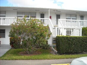 358 Chatham R in West Palm Beach, FL - Building Photo - Building Photo