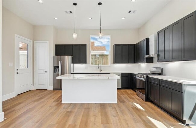 5613 Leonard St in Houston, TX - Building Photo - Building Photo