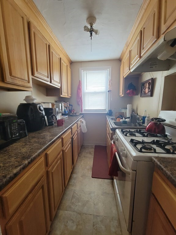 508 Palmer St in Fall River, MA - Building Photo - Building Photo