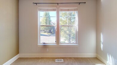 4648 NW Moretti Terrace in Portland, OR - Building Photo - Building Photo